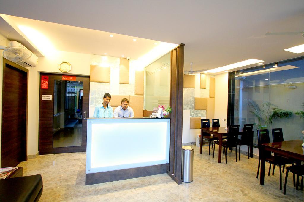 Crest Inn Kalkutta Exterior foto